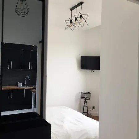 S'habille En Noir Et Blanc Apartment