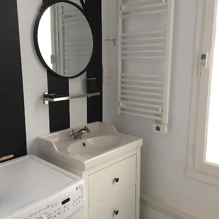 Apartment S'habille En Noir Et Blanc
