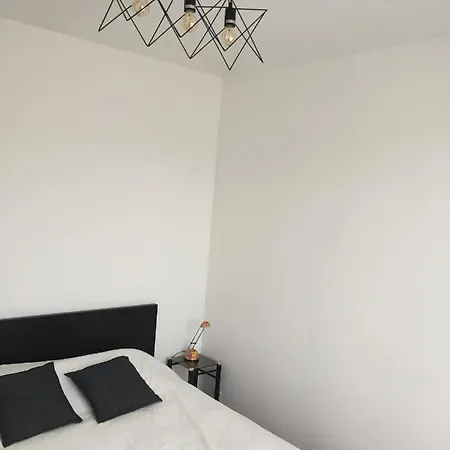 S'habille En Noir Et Blanc Apartment