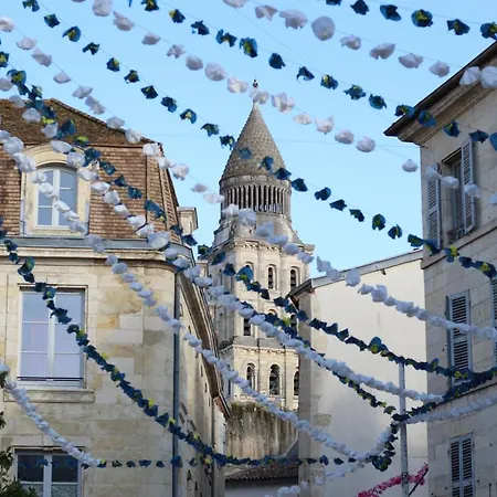 S'habille En Noir Et Blanc Apartment Perigueux