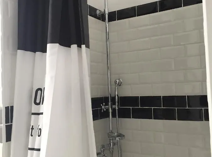 S'habille En Noir Et Blanc Lejlighed